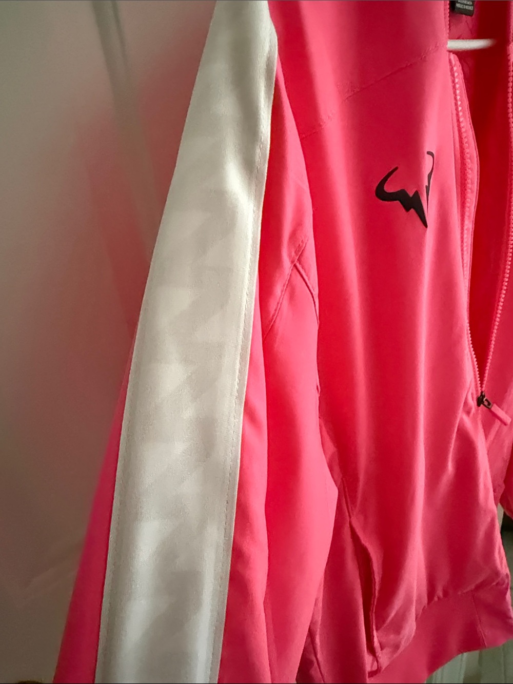 Nike Men’s Rafa Nadal Neon Pink Track Jacket with White Sleeve Panels - Picture 5 of 6